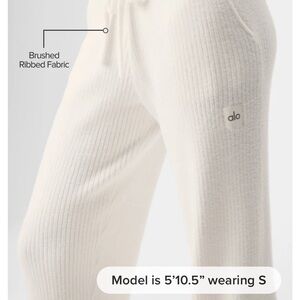 ALO Yoga Cream Ribbed Sweatpants